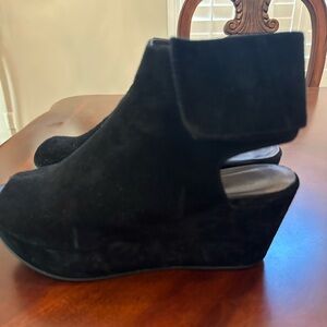 Women’s Chocolat Blu Black Wedges